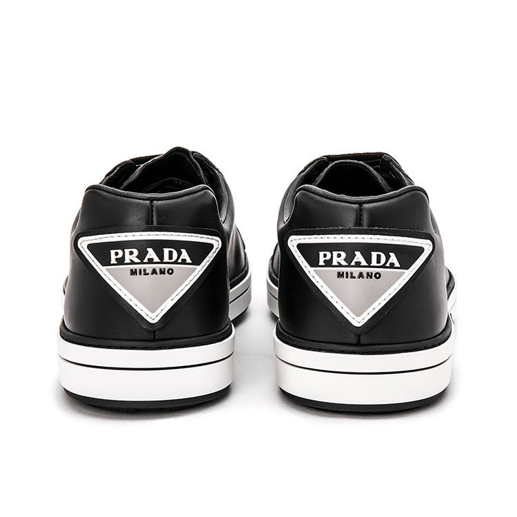 普拉达/prada 18年秋冬 男性 字母 平底 黑色 板鞋 4e33146dt f0002