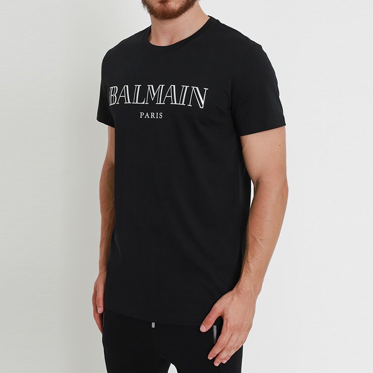 皮埃尔·巴尔曼(pierre balmain)的名字代表着对典雅独到的理解,意味