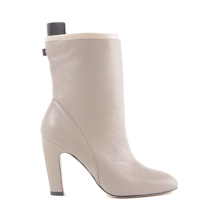 com                斯图尔特·韦茨曼 (stuart weitzman) 是高端鞋履