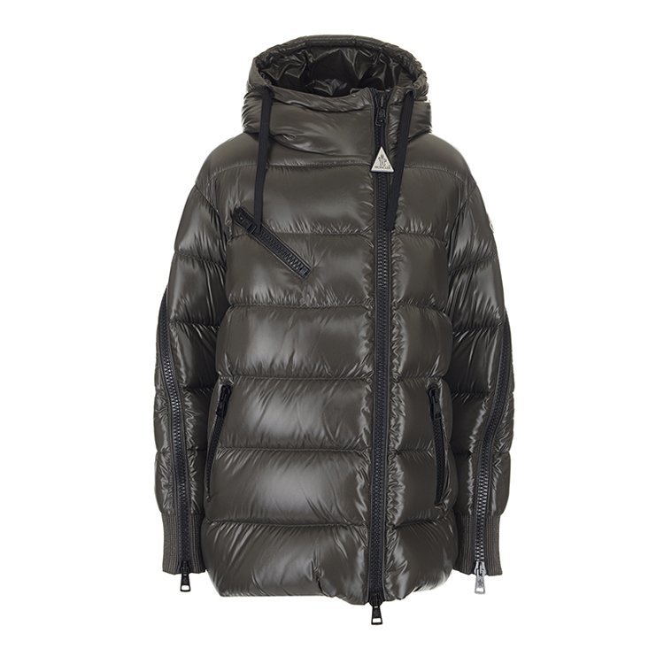 moncler                蒙特克莱尔(moncler)是一家总部位于法国格勒